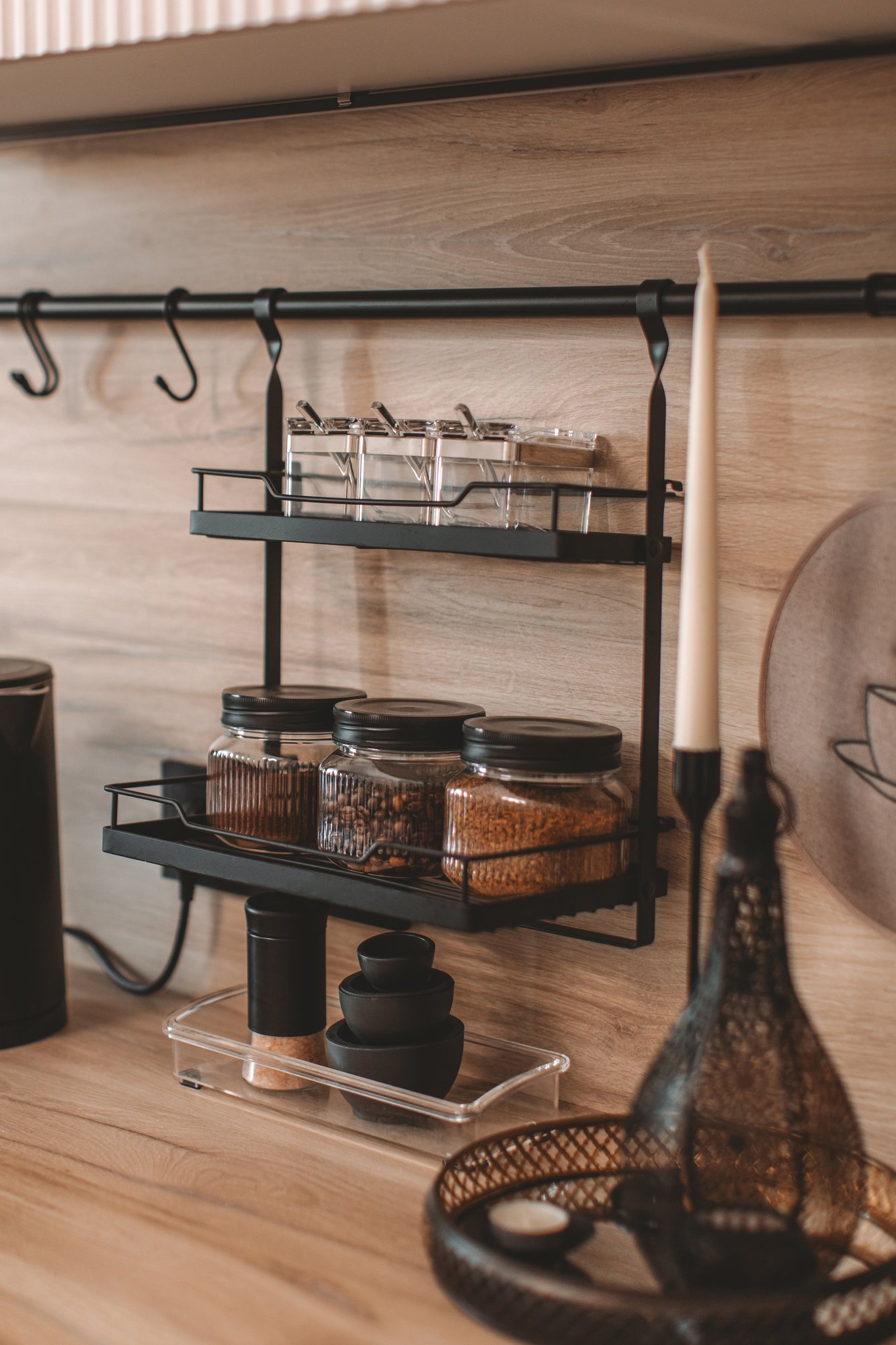 Interno di cucina studio con strumenti professionali